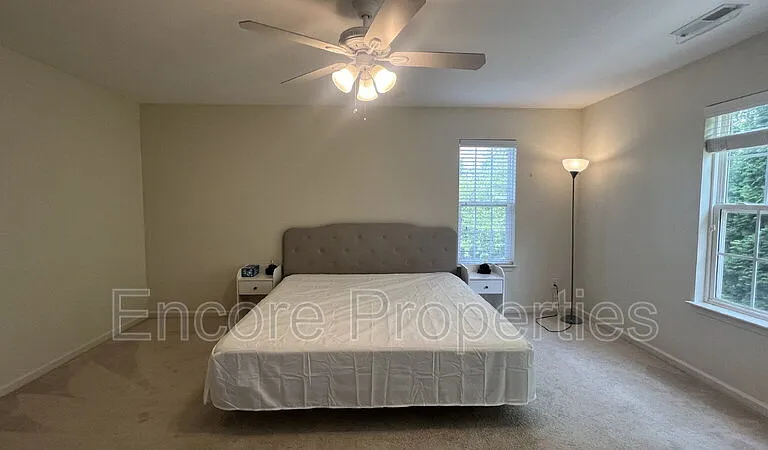 821 Central Park Dr — Photo 7