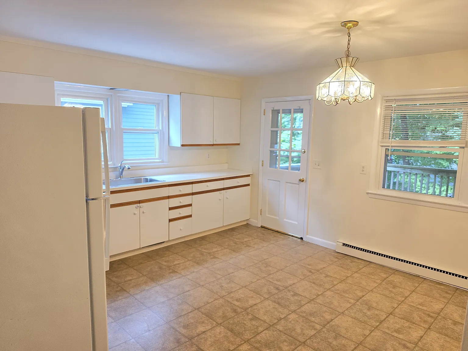 104 Highview Ave — Photo 3