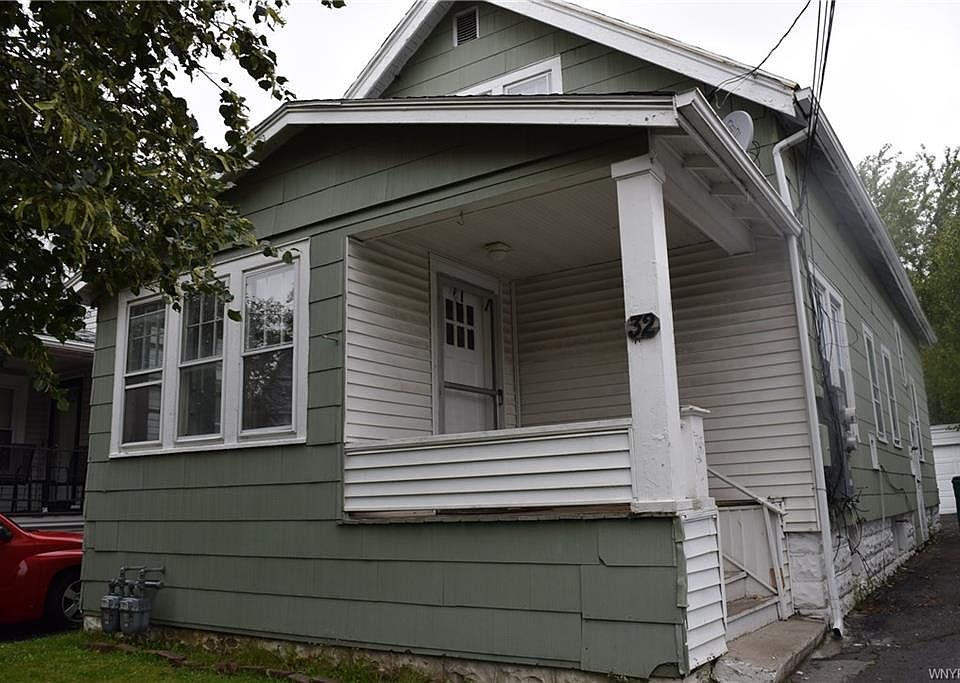 1st image of 32 Millicent Ave
