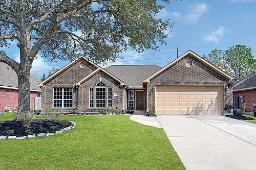 1035 E Hampton Dr Photo 1
