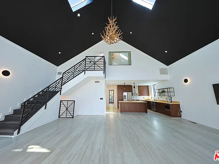 2230 Glendale Blvd — Photo 5