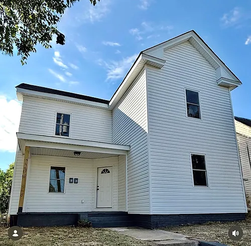 2204 Memorial Ave Photo 1