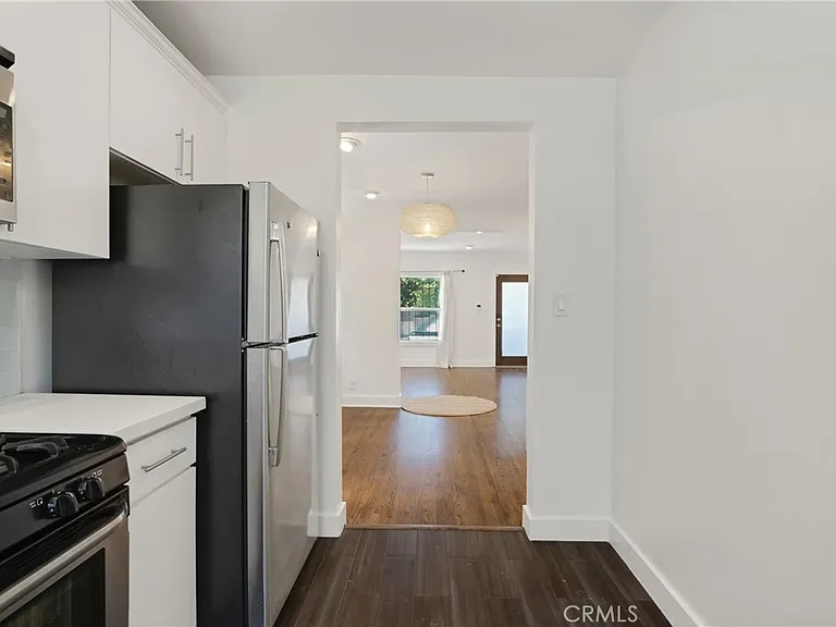 5152 Romaine St — Photo 9