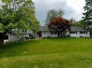 3255 Chickering Ln, Bloomfield Hills, MI