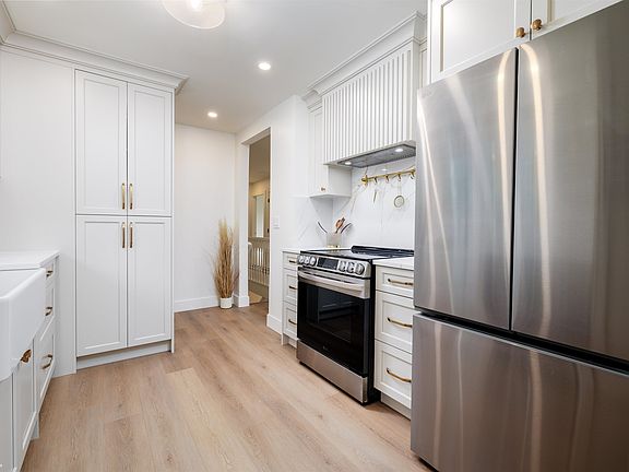 4th image of 60 53a St