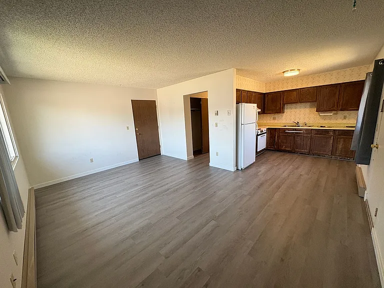 1909 S Black Ave — Photo 5