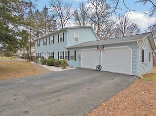 31 Flower Rd, Hopewell Junction, NY 12533