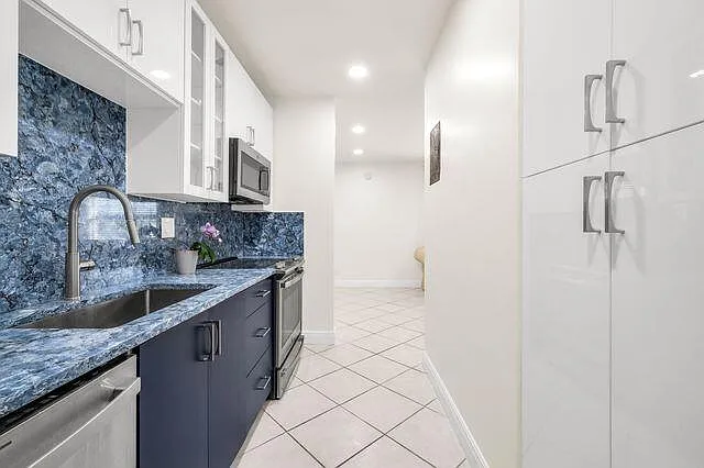 299 SW 7th St #1060 — Photo 14