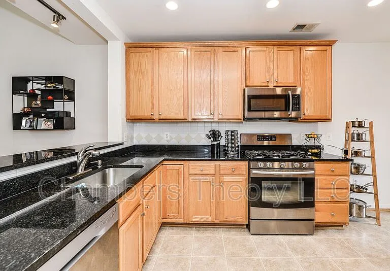 705 Massey Ln #B — Photo 15