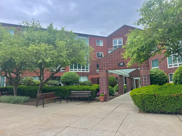 282 Place Ln, Woburn, MA