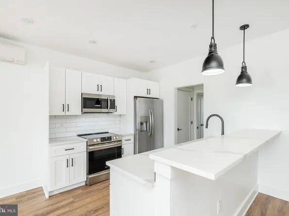 85 E Sharpnack St, Philadelphia, PA 19119