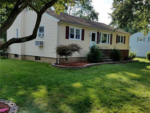 4th image of 130 Blackford Ave