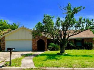 1103 S Paisano Dr, Rockport, TX 78382
