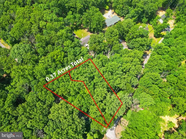 Honeysuckle Ln, Harpers Ferry, WV 25425