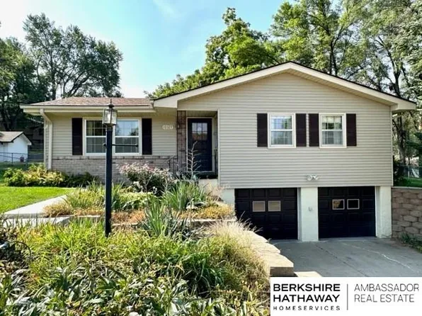 10325 Prairie Rd, Omaha, NE 68134