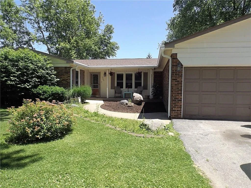 1465 N County Road 475 E photo 1