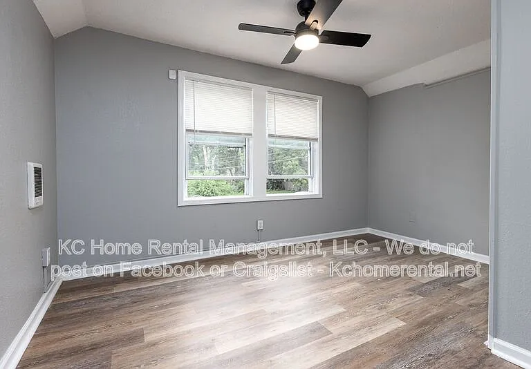 1111 W 44th St #B — Photo 15