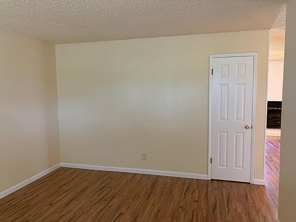 2nd image of 3936 Del Lago Dr