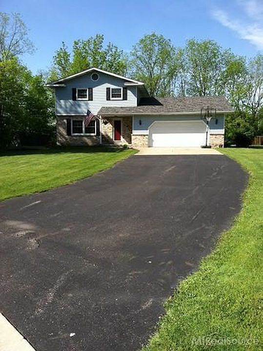 1st image of 5205 N Hillcrest Dr
