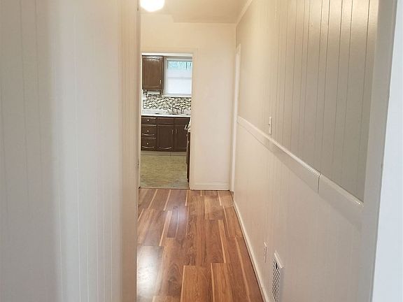 1400 Wolfe Ave FL 2 Hallway