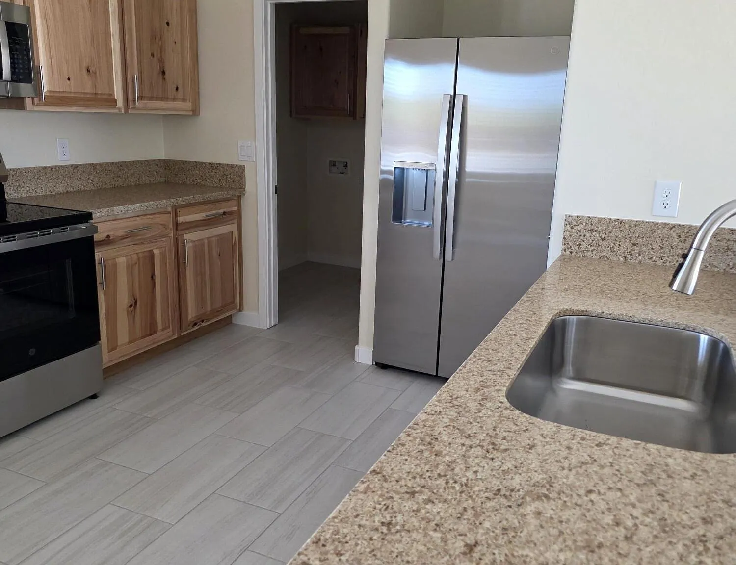 4 bed, 1.5 bath, 1491 sqft, $1,795 — Photo 3