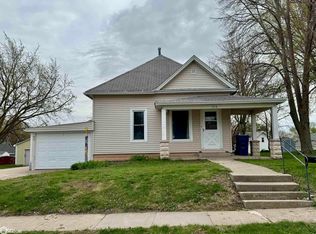 216 1st St, Manning, IA 51455