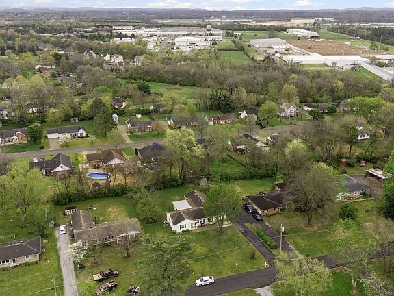 3rd image of 417 Richland Cir