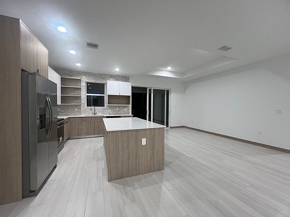 5th image of 4135 Watson Ave