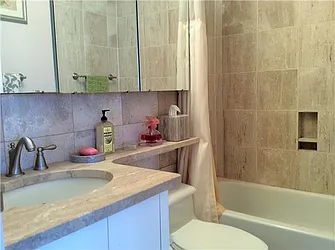 Rented by R New York