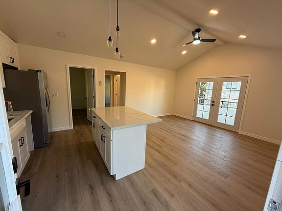2nd image of 2533 Eucalyptus Ave Unit A