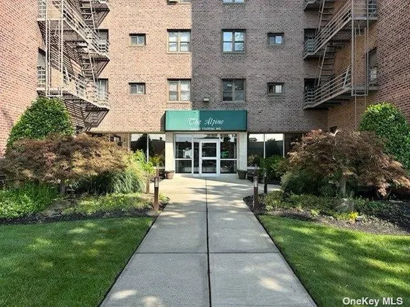 204-15 Foothill Avenue #B 42, Hollis, NY 11423