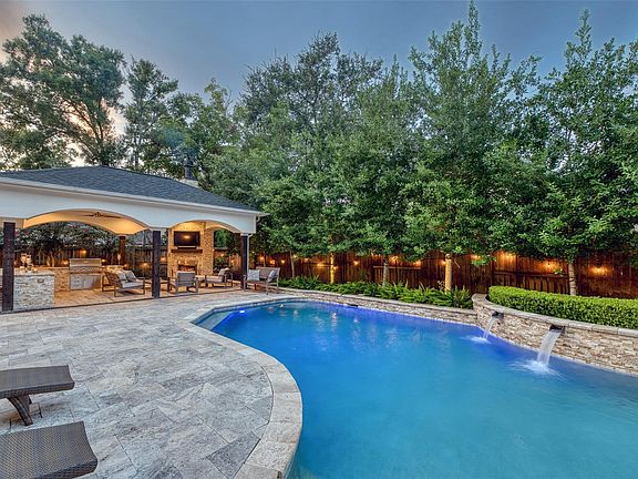 5th image of 923 Chinquapin Pl