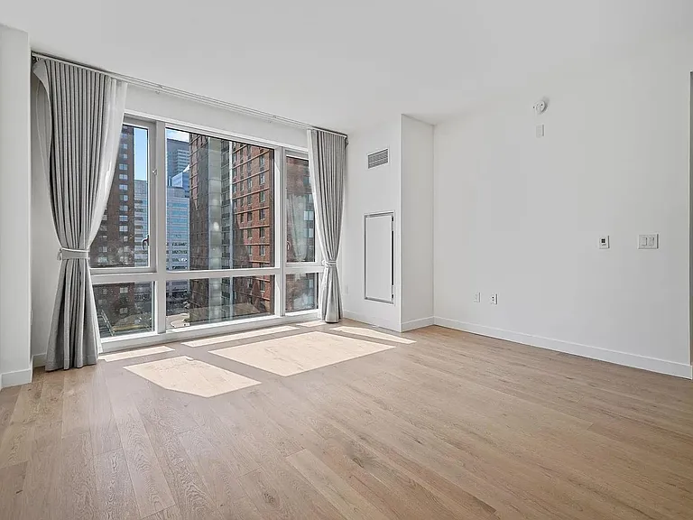 75 Park Ln S #811 — Photo 4