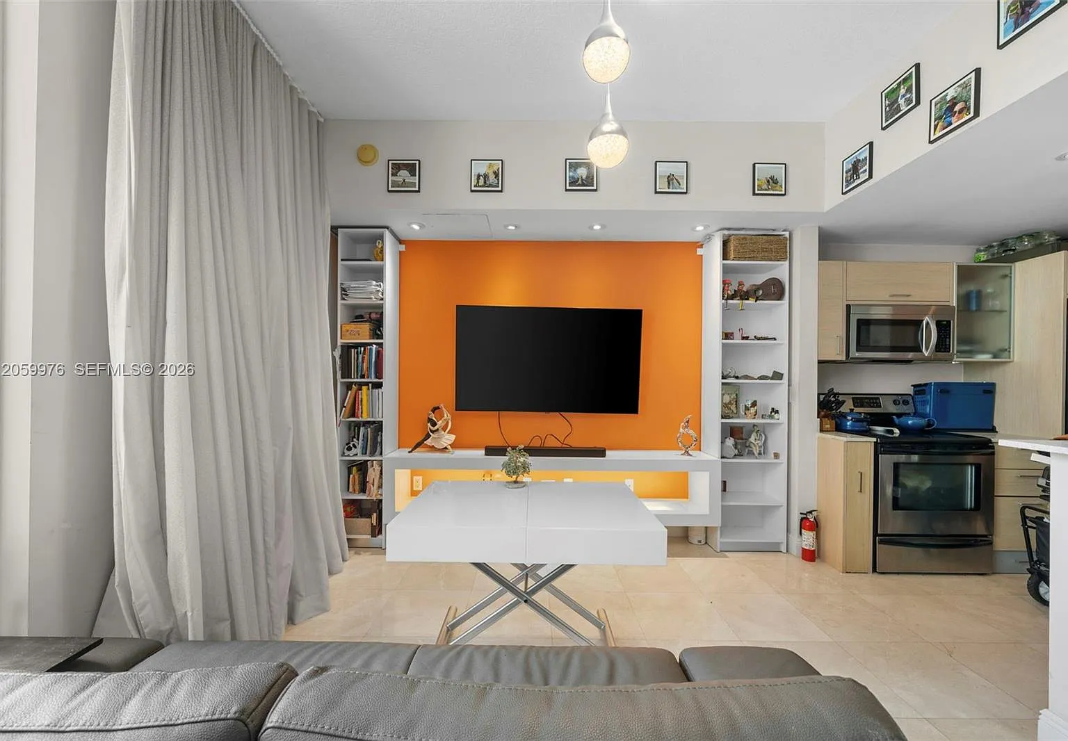 City 24 Condo — Photo 3