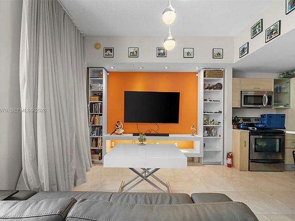 3rd image of 350 NE 24th St APT 703