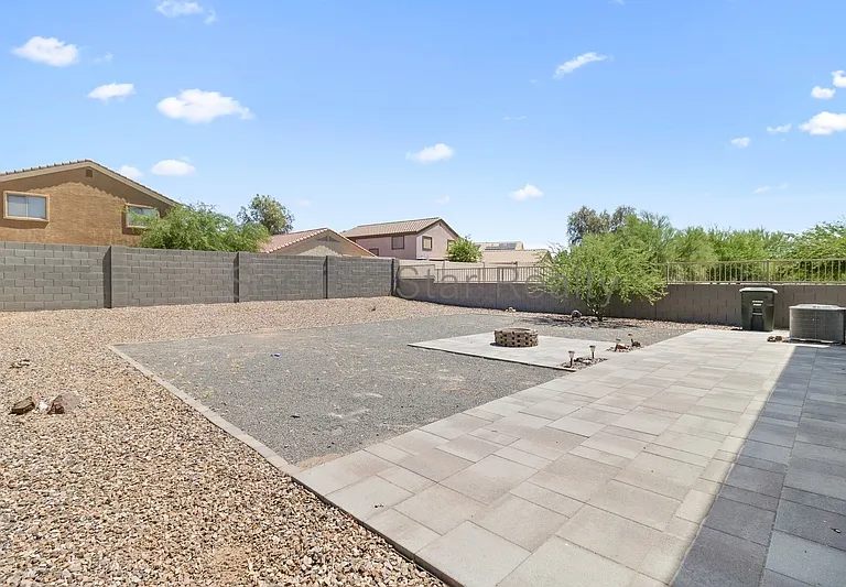 214 W Watson Ct — Photo 26