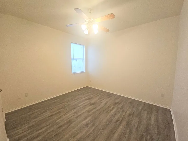 816 Dunkirk Ln — Photo 20
