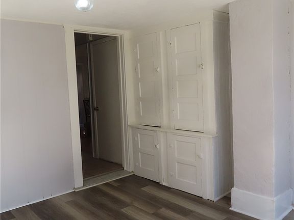 5th image of 114 Vann St