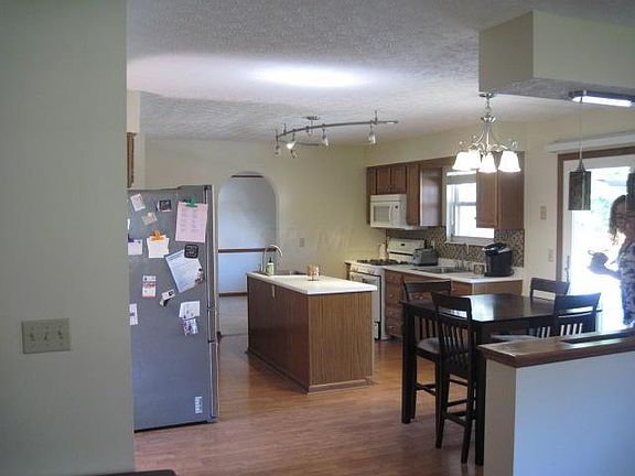 4th image of 268 Marjoram Dr