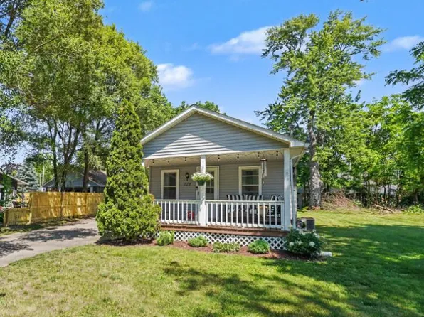 722 S Grant Ave, Three Rivers, MI 49093