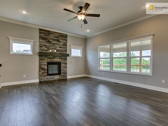 Ashlar Homes ; The Sycamore ; PLEASE NOTE: ALL RENDERINGS AND FLOOR PLANS CAN VARY FROM ACTUAL PLANS AND COMPLETED NEW HOMES