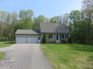 40 Nottingham Dr, Sanford, ME 04073