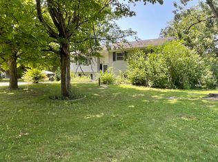 916 Blake Dr, Fort Wayne, IN 46804