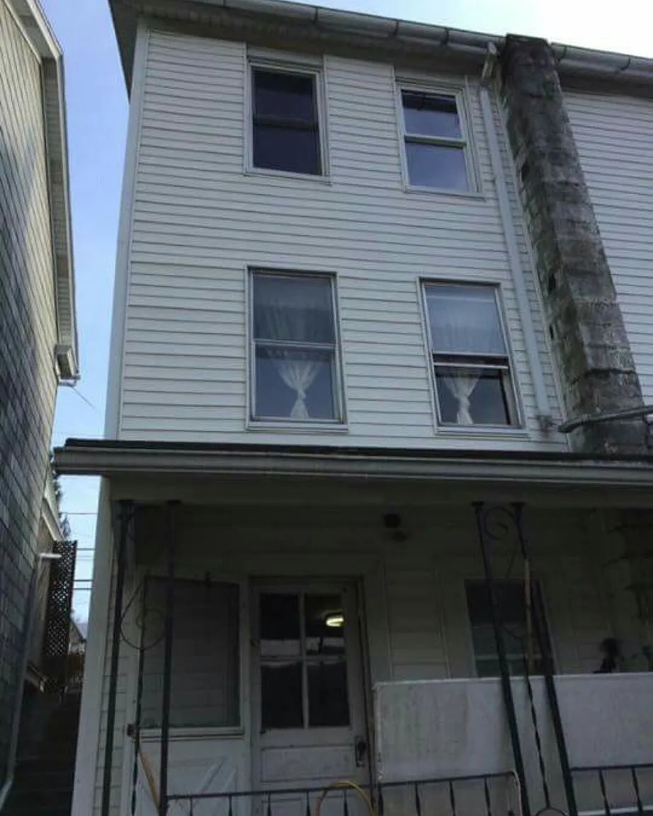 1647 Tioga St photo 1