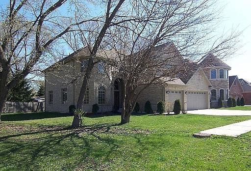 1st image of 290 Berkshire Lane Des