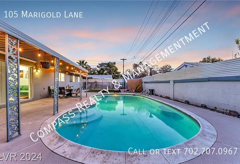 105 Marigold Ln — Photo 2