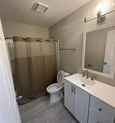 3rd image of 3314 W Mount Vernon Ave #3413