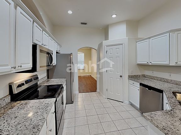 4th image of 10433 Pleasant View Dr