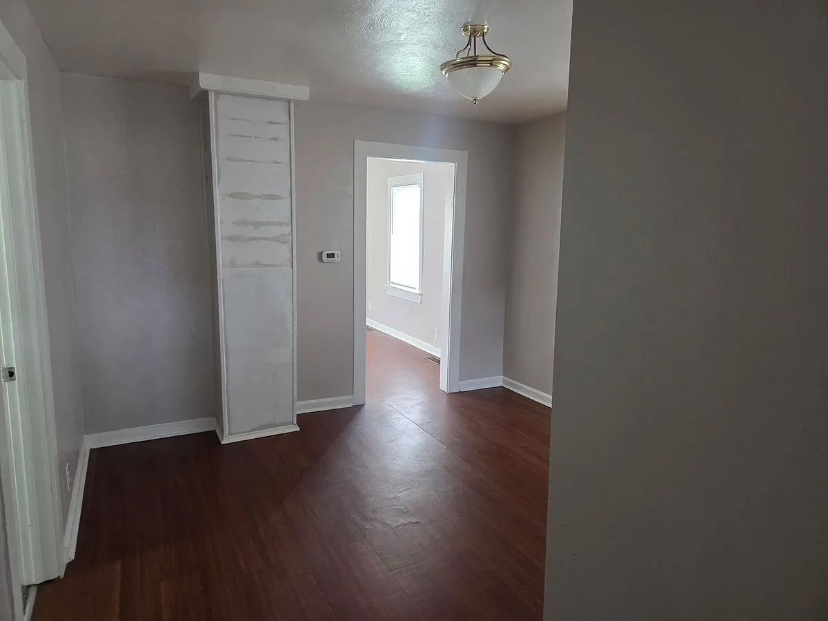 Building Photo - 1414 E Highland Ave