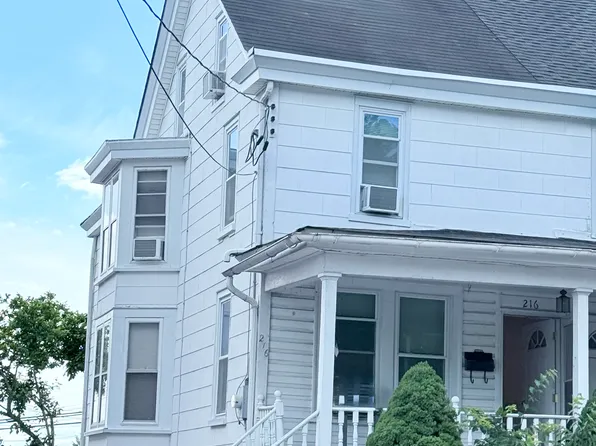 216 N Main St, Souderton, PA 18964